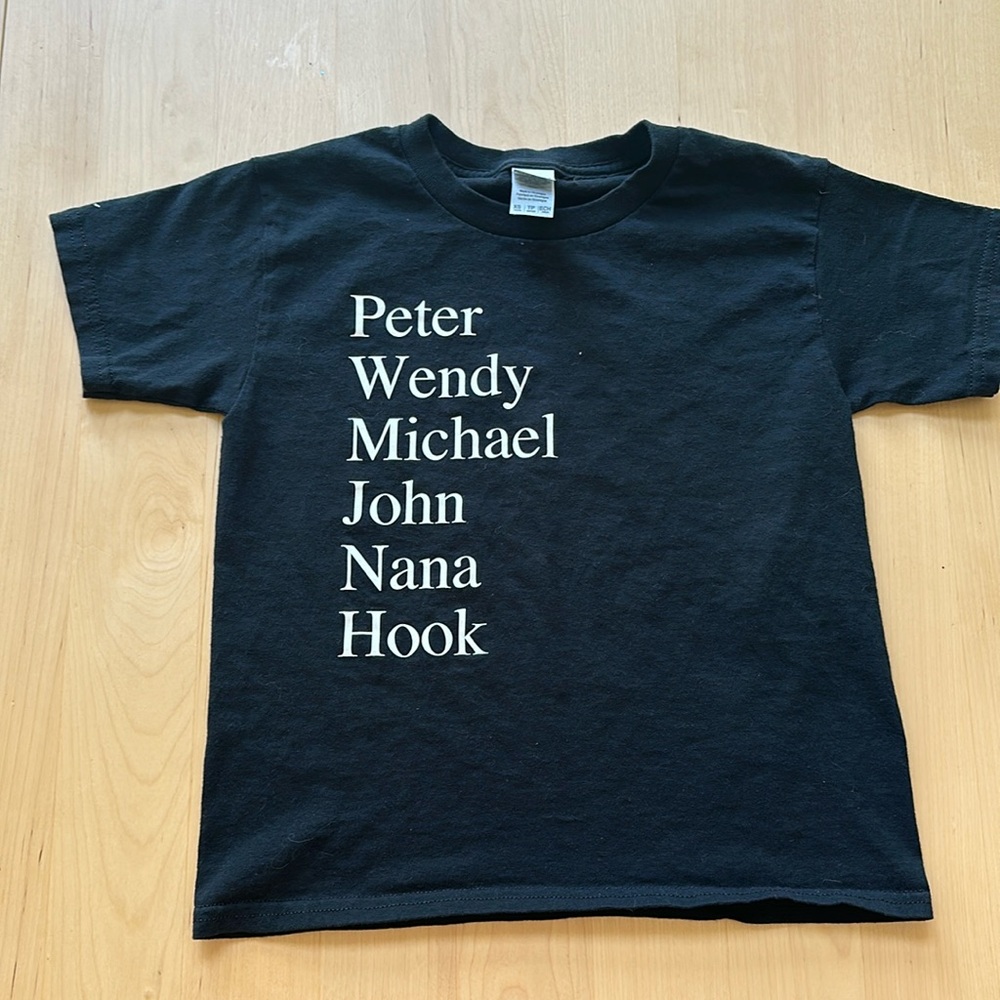 Disney Peter Pan tshirt xs
